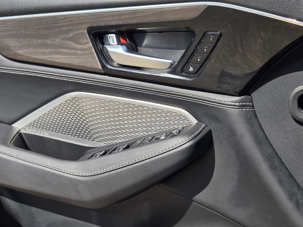 Used 2023 Acura MDX w/ Advance Package AWD/4WD image 30