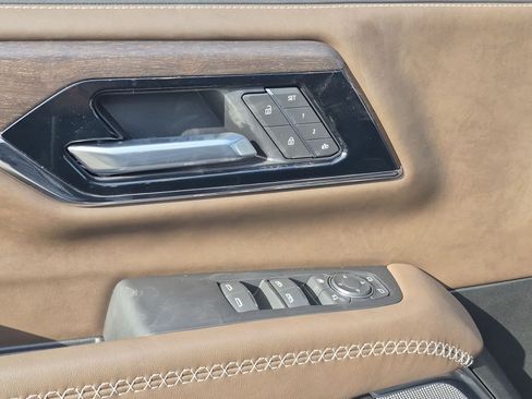 New 2026 GMC Yukon Denali Ultimate w/ LPO, Floor Liner Package AWD/4WD image 23