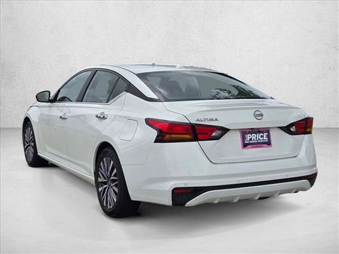 Used 2025 Nissan Altima 2.5 SV image 8