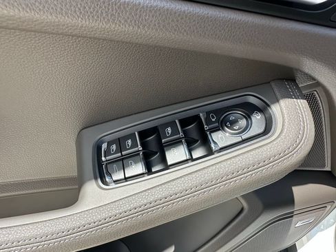 Used 2026 Porsche Macan S AWD/4WD image 22