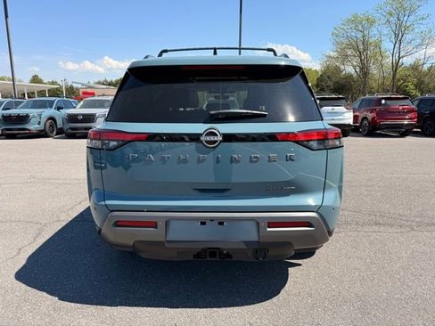 New 2026 Nissan Pathfinder SL image 6