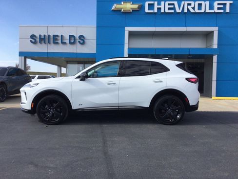 Used 2024 Buick Envision Sport Touring image 3