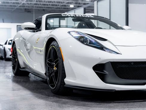 Used 2023 Ferrari 812 GTS RWD image 11