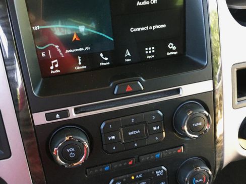 Used 2017 Ford Expedition Limited RWD image 25