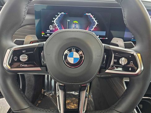 Used 2024 BMW 740i w/ Premium Package image 22