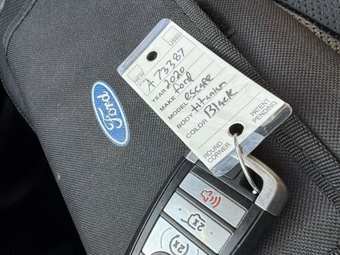 Used 2020 Ford Escape Titanium image 38