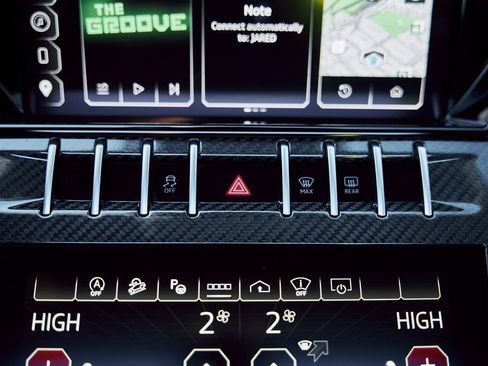 Used 2024 Lamborghini Urus Performante AWD/4WD image 78