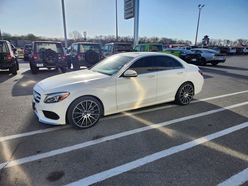 Used 2018 Mercedes-Benz C 300 4MATIC Sedan image 2