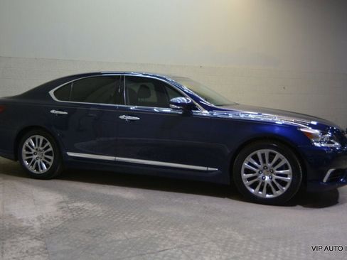 Used 2013 Lexus LS 460 w/ Comfort Pkg RWD image 28