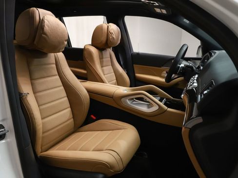 New 2026 Mercedes-Benz GLS 450 4MATIC image 10