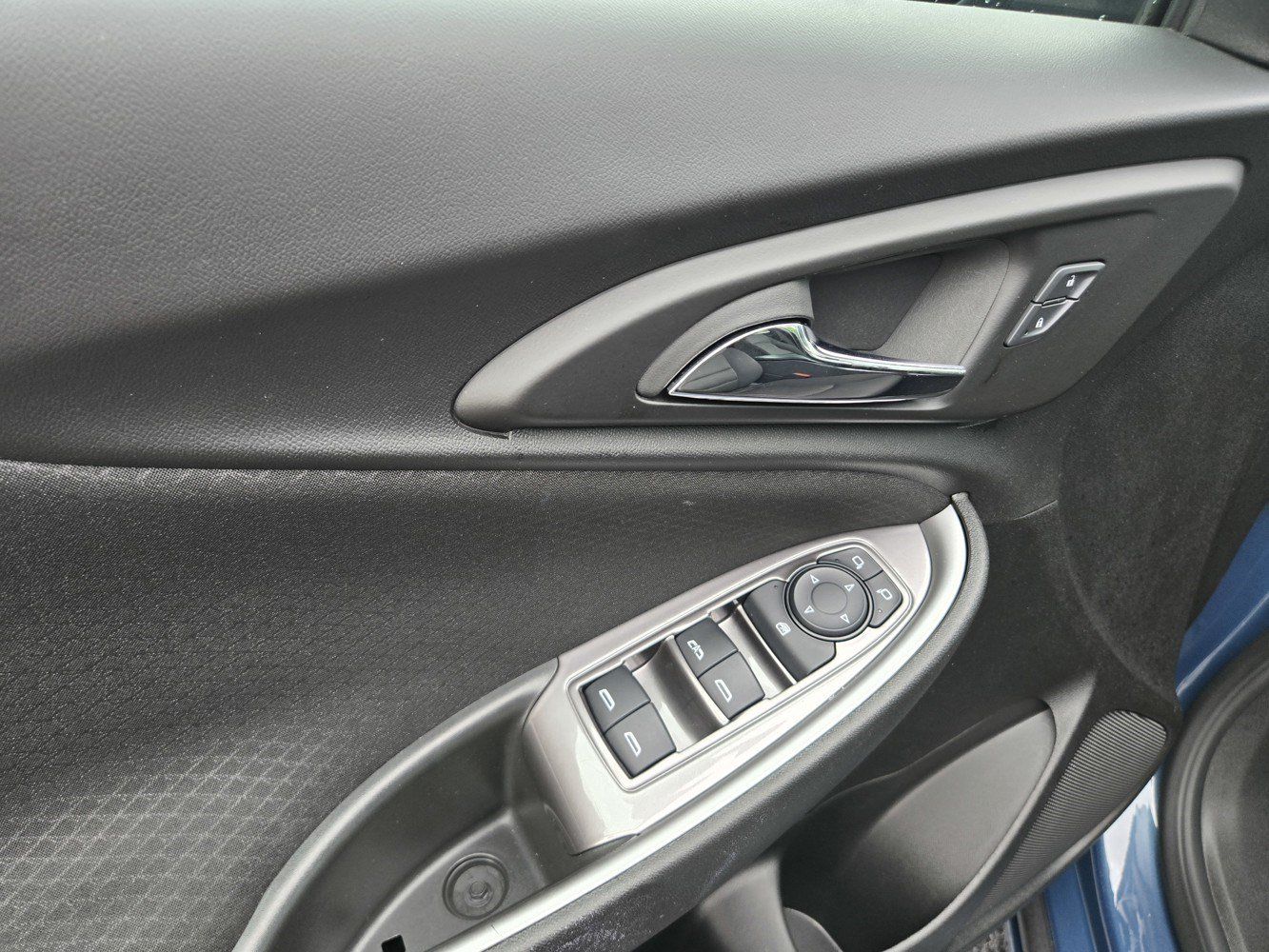 Used 2025 Chevrolet Malibu LT FWD image 33