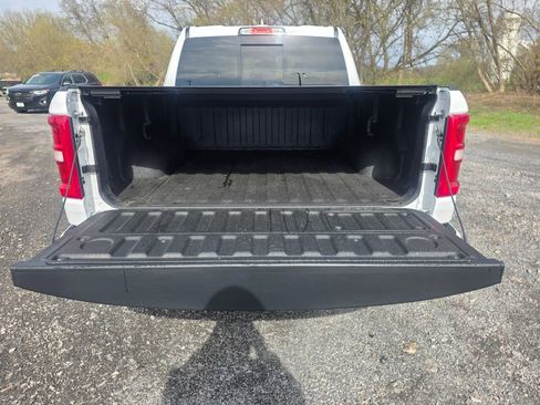 Used 2025 RAM 1500 Laramie AWD/4WD image 8