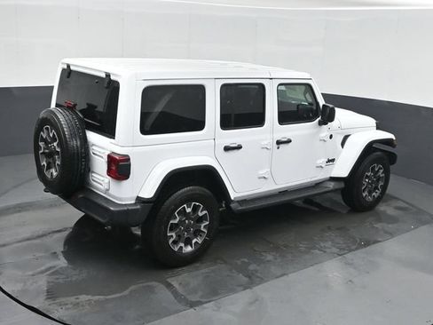 New 2026 Jeep Wrangler Sahara AWD/4WD image 30
