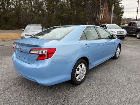 Used 2012 Toyota Camry LE image 2