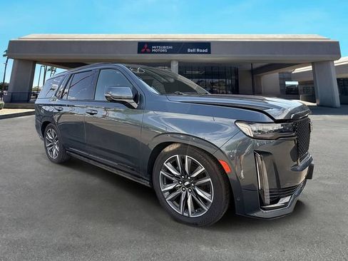 Used 2021 Cadillac Escalade Sport w/ Driver Assist Tech Package AWD/4WD image 4