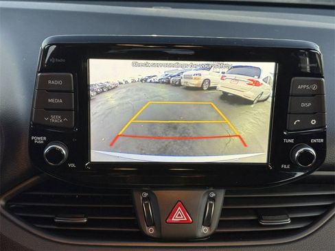 Used 2020 Hyundai Elantra GT image 21