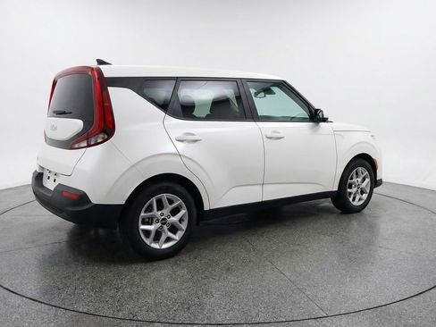 Used 2025 Kia Soul LX w/ LX Technology Package image 9