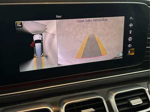 Used 2020 Mercedes-Benz GLS 450 4MATIC image 38