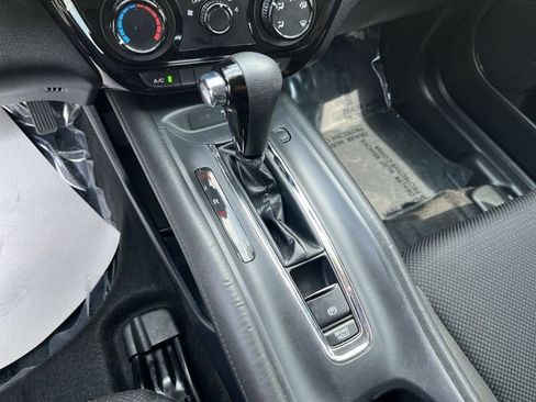Used 2022 Honda HR-V LX image 22