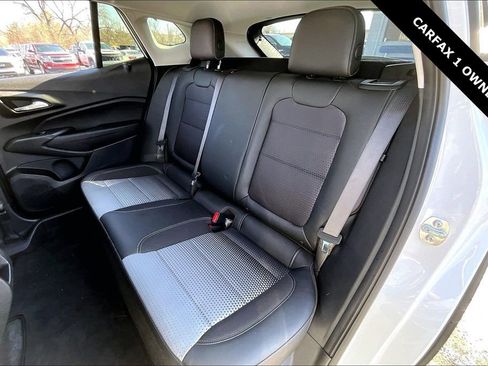 Used 2025 Chevrolet Trax LT w/ LT Convenience Package image 21