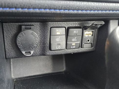 Used 2017 Toyota Corolla L image 5