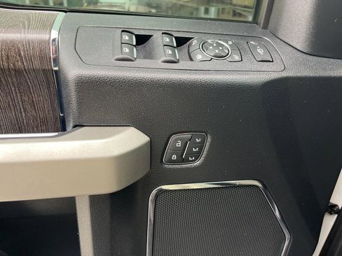 Used 2021 Ford F250 Lariat image 41