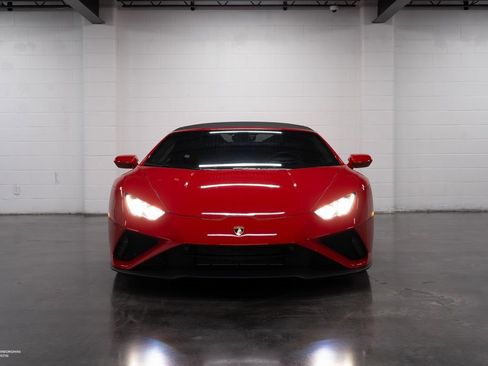 Used 2023 Lamborghini Huracan EVO image 3