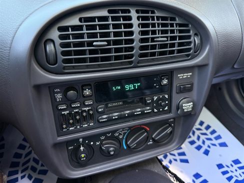 Used 2002 Chrysler Prowler image 48