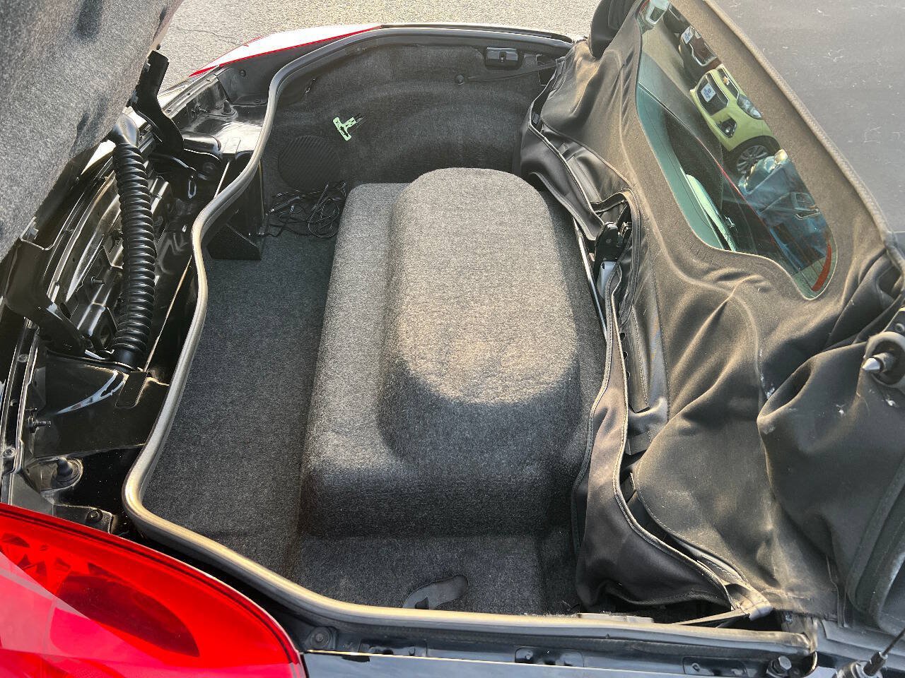 Used 2009 Pontiac Solstice Convertible w/ Preferred Package RWD image 17