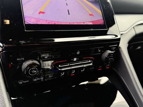 New 2025 Jeep Grand Cherokee Laredo w/ Luxury Tech Group I image 18