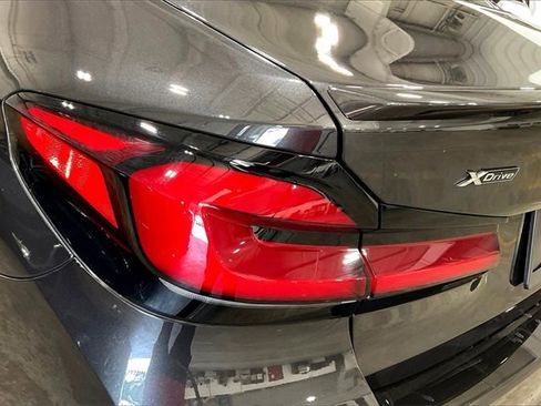 Used 2021 BMW 530i xDrive w/ Premium Package image 30