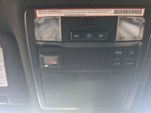 Used 2020 Toyota Tacoma TRD Sport image 37