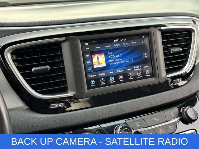 Used 2019 Chrysler Pacifica Touring Plus w/ S Appearance Package FWD image 3