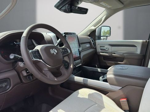 Used 2025 RAM 2500 Laramie AWD/4WD image 15