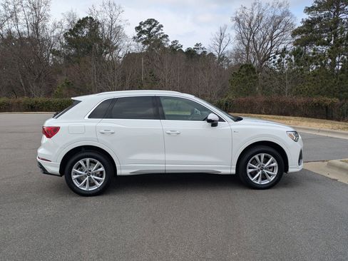 Used 2023 Audi Q3 2.0T Premium Plus w/ Premium Plus Package image 4