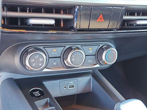 Used 2025 Nissan Kicks S image 21