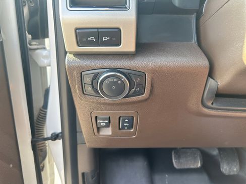 Used 2018 Ford F150 King Ranch w/ Equipment Group 601A Luxury image 27