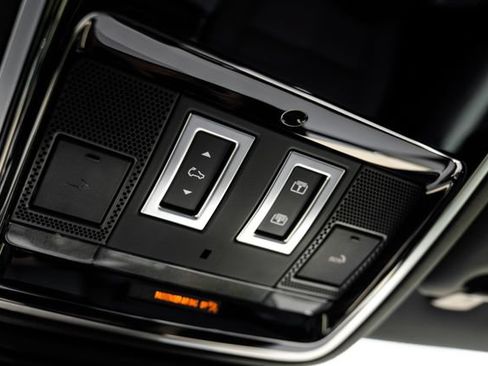 New 2026 Land Rover Range Rover Velar S AWD/4WD image 35