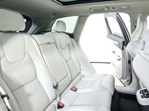 Certified 2024 Volvo XC60 B5 Ultimate AWD/4WD image 24