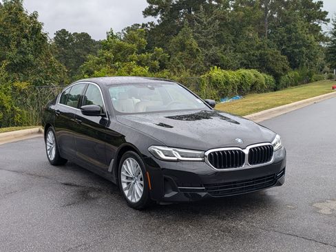 Used 2023 BMW 530i xDrive w/ Premium Package image 3