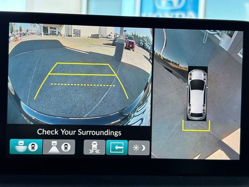 Used 2025 Honda Pilot TrailSport image 38