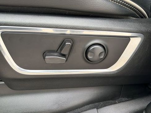 Used 2025 RAM 1500 Laramie image 14