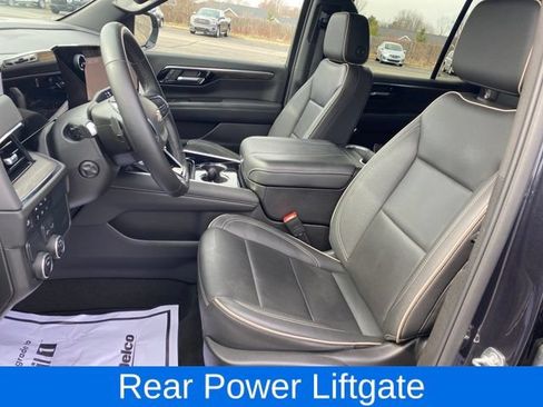 Used 2025 Chevrolet Tahoe Premier RWD image 15