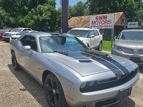 Used 2015 Dodge Challenger R/T w/ Quick Order Package 28B R/T RWD image 2