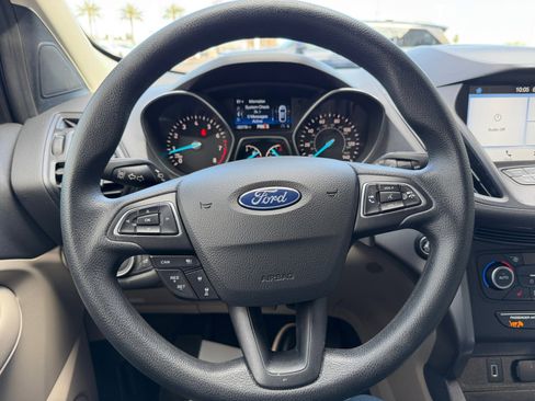 Used 2019 Ford Escape SE image 9