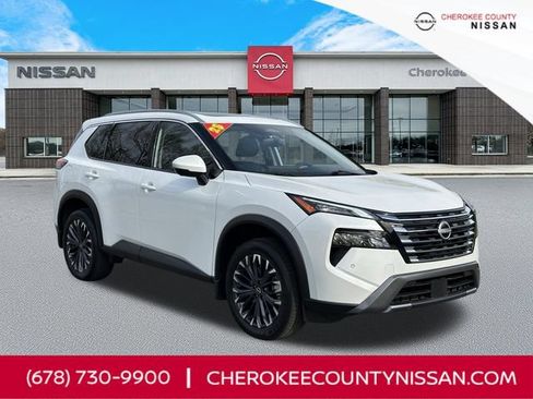 Certified 2025 Nissan Rogue SL w/ Tech Package FWD image 1
