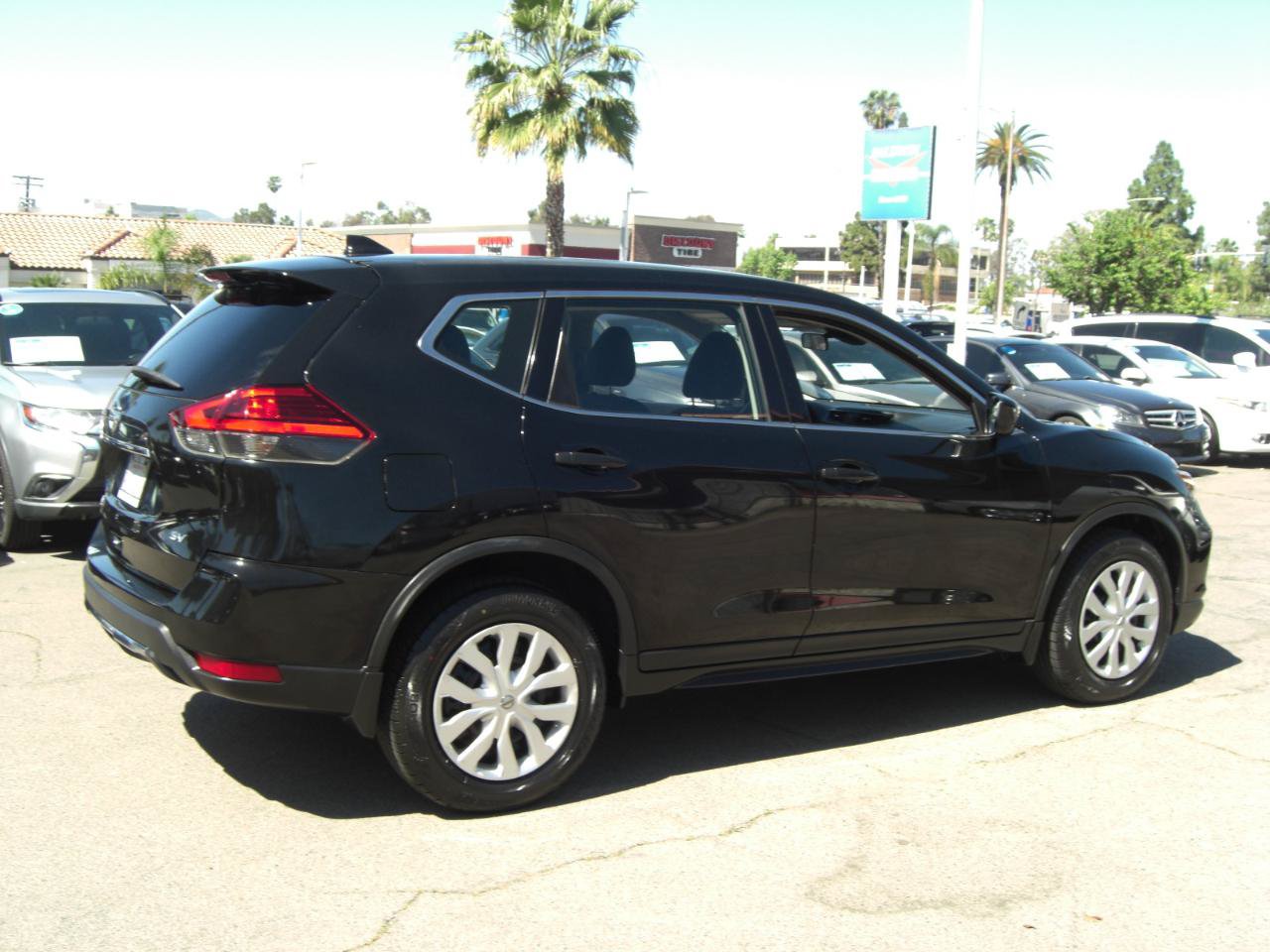 Used 2019 Nissan Rogue S FWD image 15