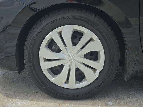 Used 2021 Nissan Versa S FWD image 14