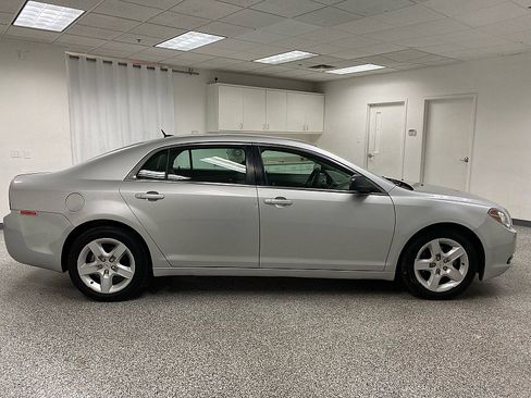 Used 2011 Chevrolet Malibu LS image 4