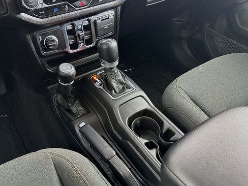 Used 2024 Jeep Wrangler Unlimited AWD/4WD image 6